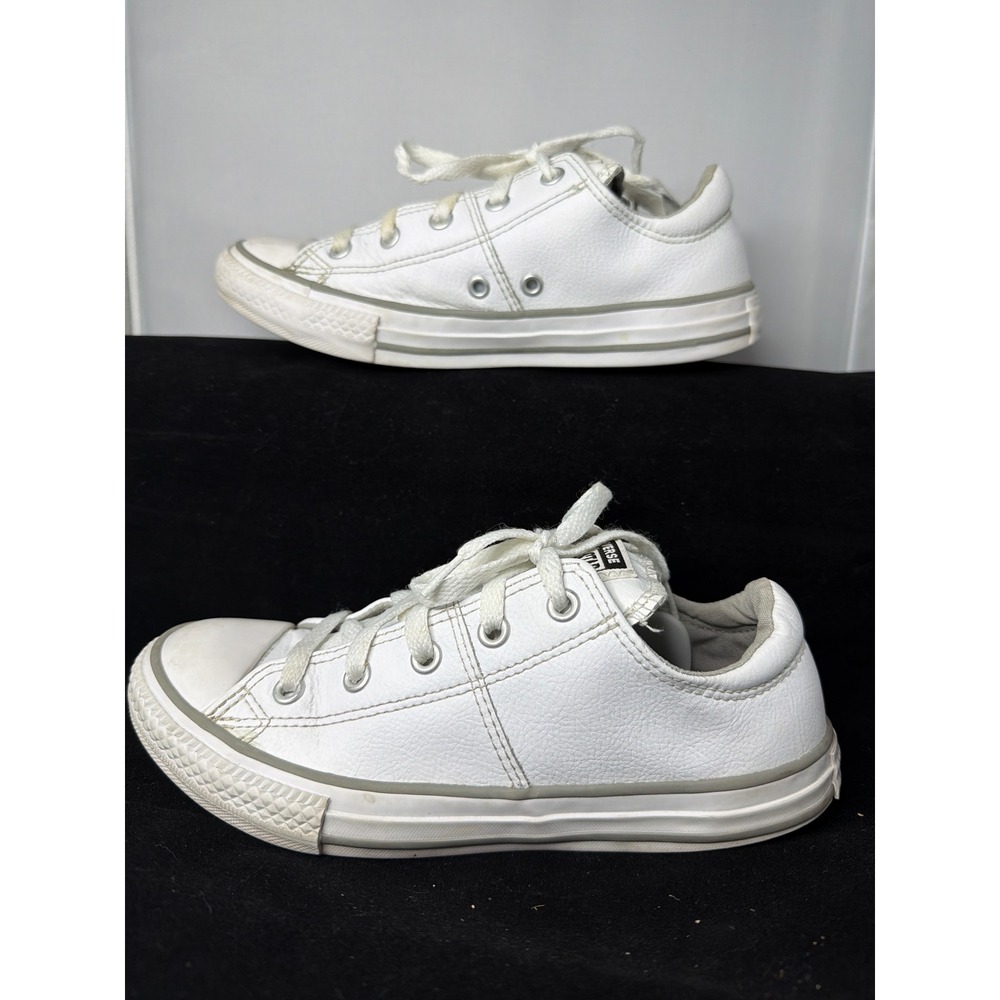 Converse Chuck Taylor All Star Junior 2 White Leather Low Top Sneakers 654220C
